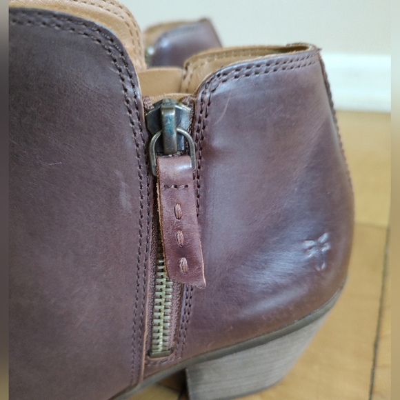 Frye Judith Women's Brown Leather Double Zip Ankle Booties - Picture 2 of 9